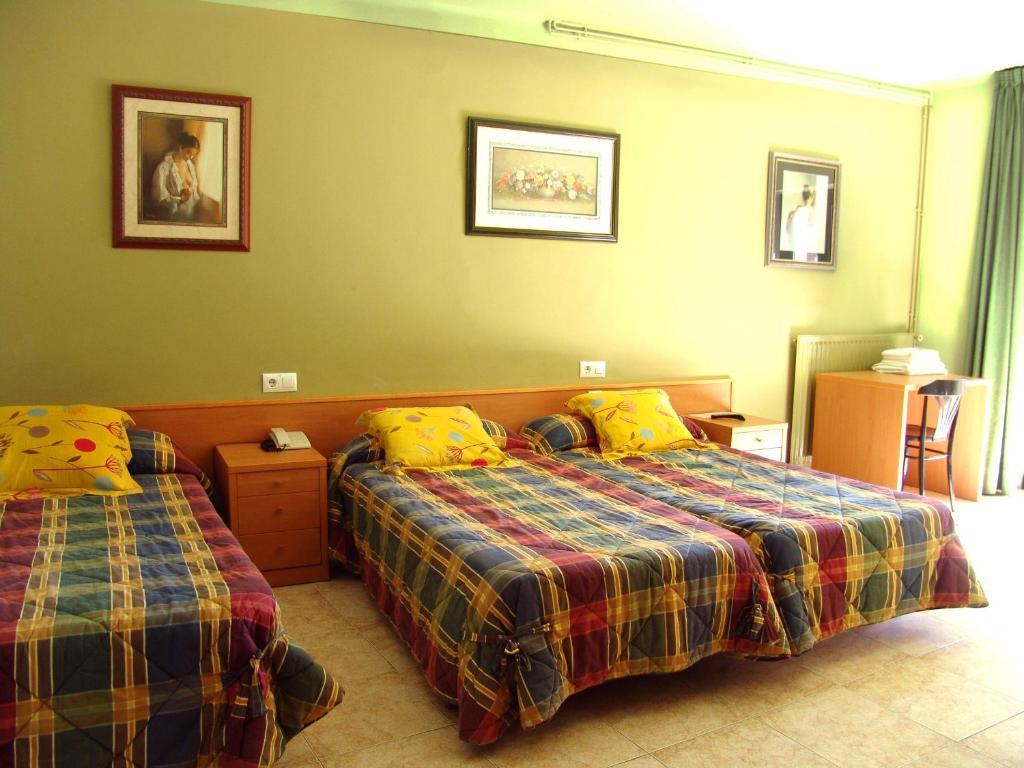 Hotel Pinxo Santa Coloma De Farners Oda fotoğraf